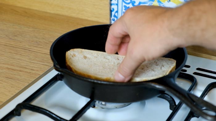 tostar pan en sarten
